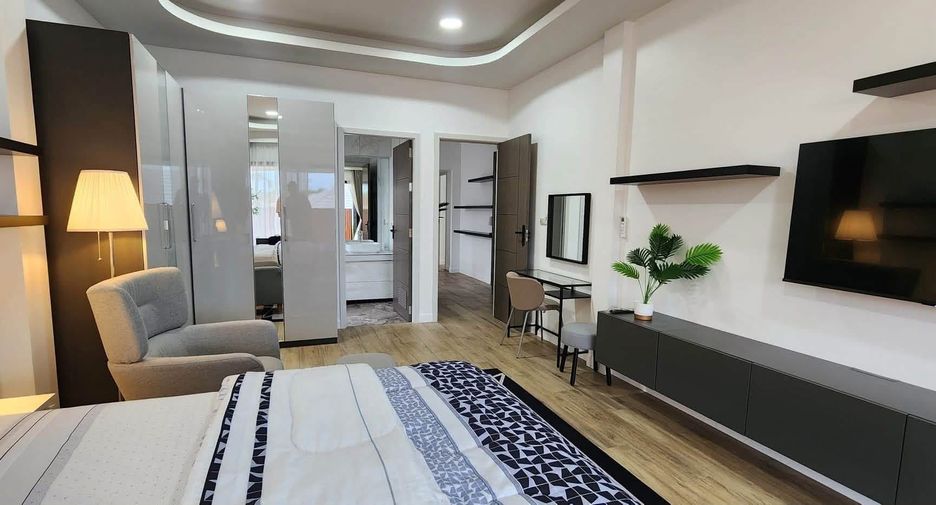 For sale 5 bedrooms villa in Bang Lamung, Chonburi
