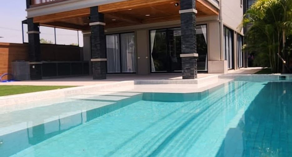 For sale 5 bedrooms villa in Bang Lamung, Chonburi