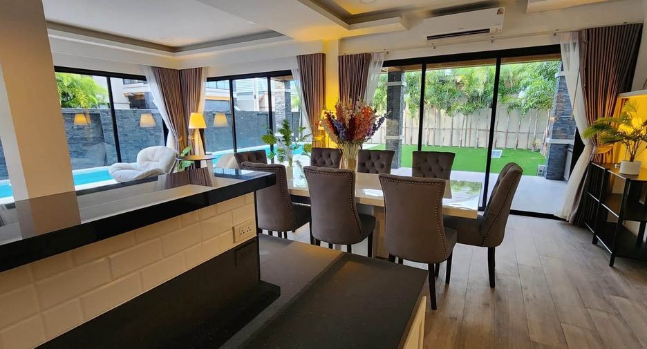 For sale 5 bedrooms villa in Bang Lamung, Chonburi