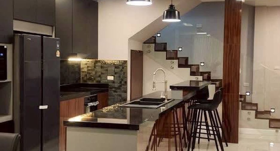 For sale 4 bedrooms villa in Bang Lamung, Chonburi