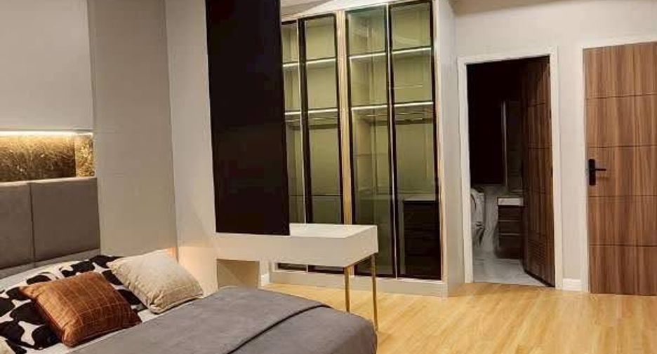 For sale 4 bedrooms villa in Bang Lamung, Chonburi
