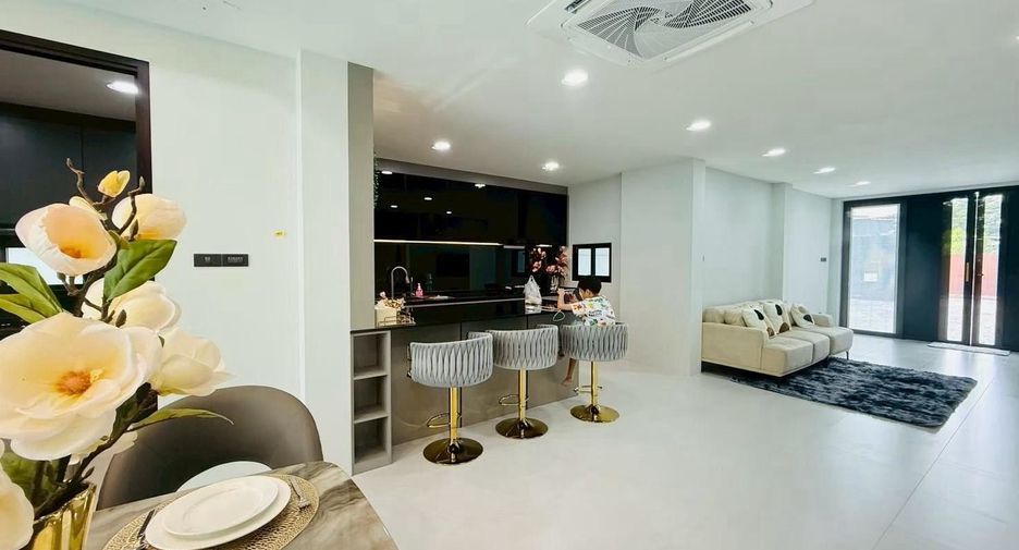 For rent 5 bedrooms house in Jomtien, Pattaya