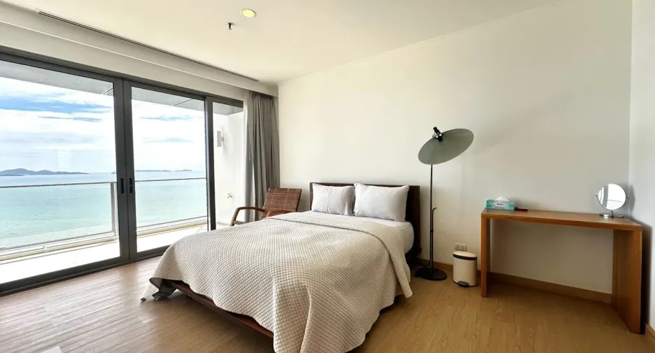 For rent 3 bedrooms condo in Bang Lamung, Chonburi