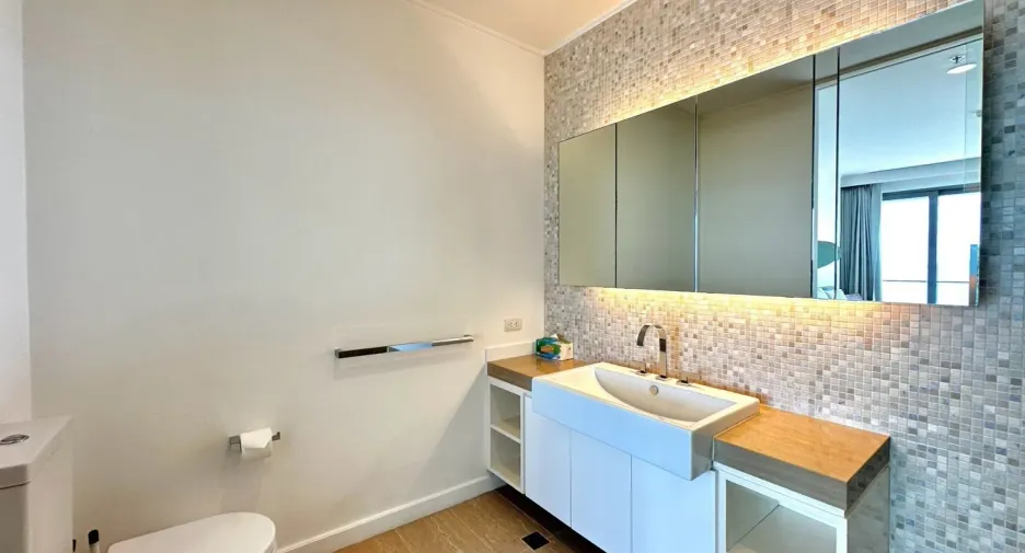 For rent 3 bedrooms condo in Bang Lamung, Chonburi