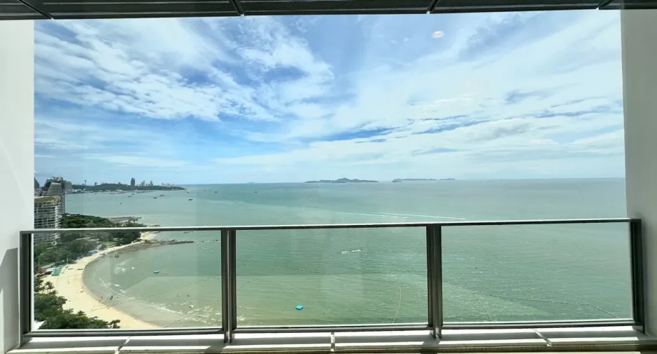 For rent 3 bedrooms condo in Bang Lamung, Chonburi