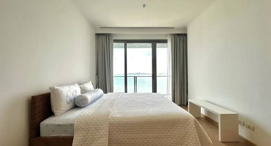 For rent 3 bedrooms condo in Bang Lamung, Chonburi