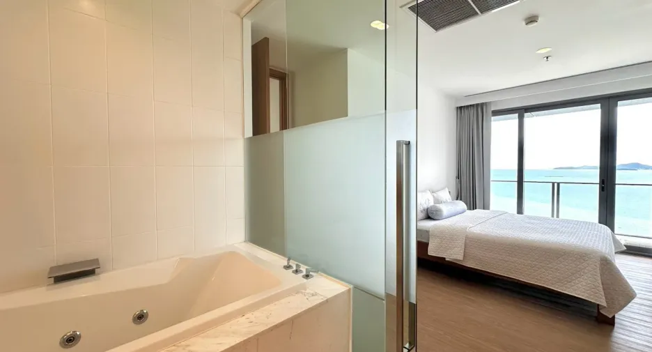 For rent 3 bedrooms condo in Bang Lamung, Chonburi
