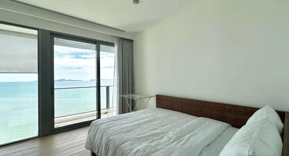 For rent 3 bedrooms condo in Bang Lamung, Chonburi