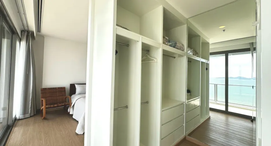 For rent 3 bedrooms condo in Bang Lamung, Chonburi