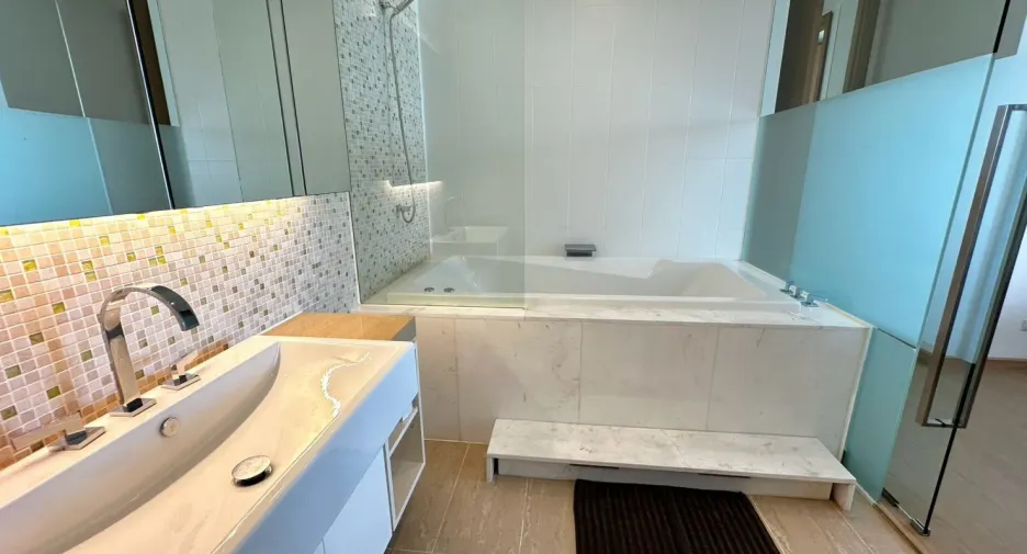 For rent 3 bedrooms condo in Bang Lamung, Chonburi