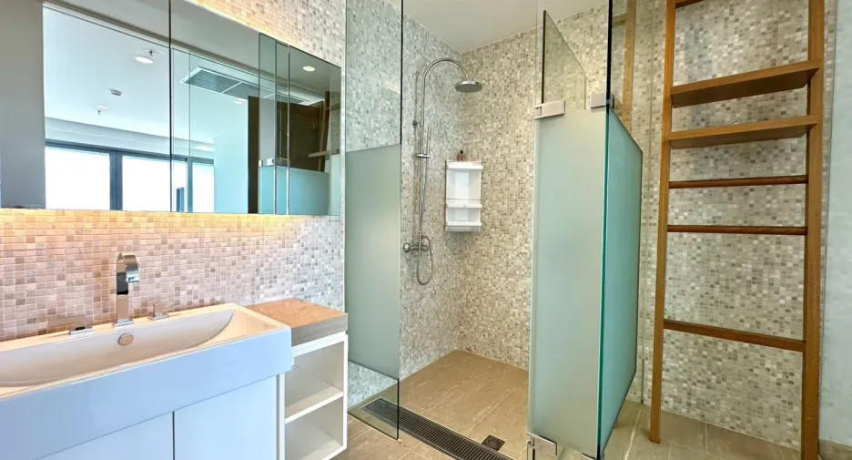 For rent 3 bedrooms condo in Bang Lamung, Chonburi