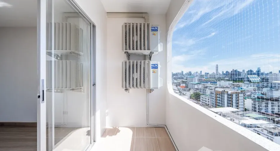 À vendre 2 chambres condo à Din Daeng, Bangkok