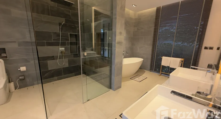 For rent 4 bedrooms villa in Thalang, Phuket