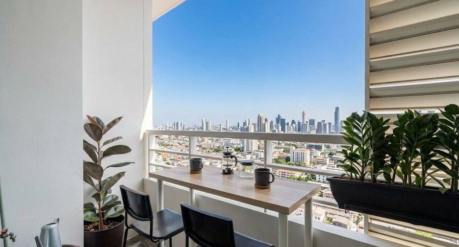 For sale studio condo in Khlong San, Bangkok