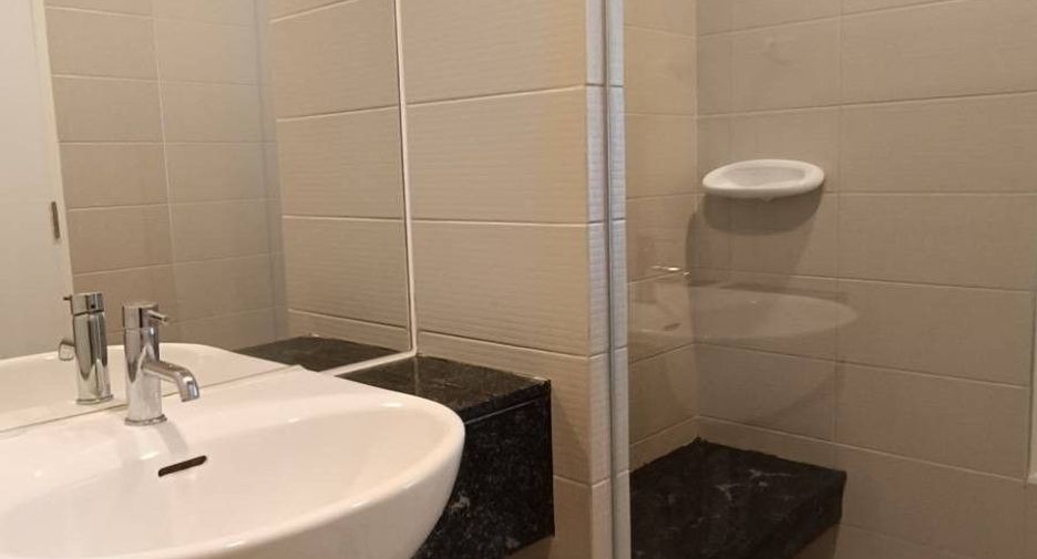 For sale studio condo in Khlong San, Bangkok