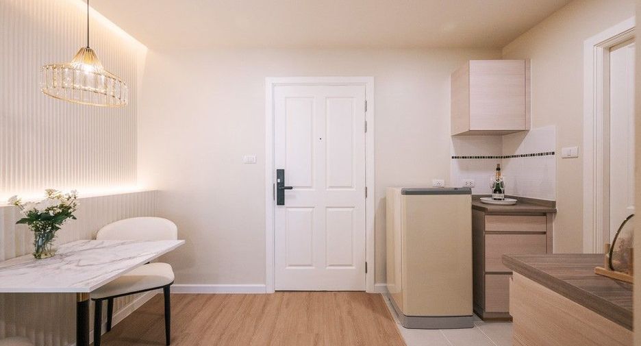 For sale studio condo in Yan Nawa, Bangkok