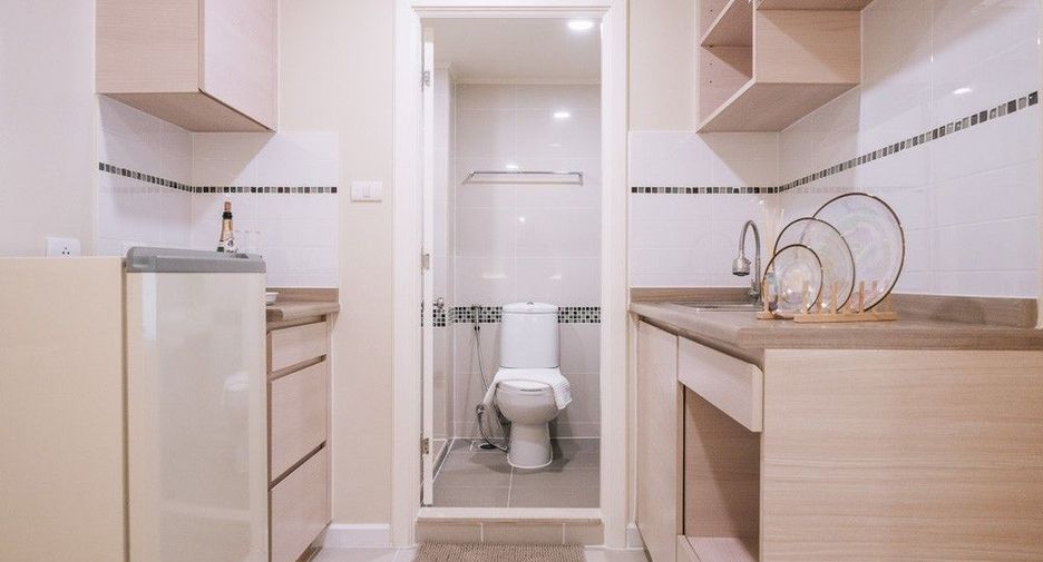 For sale studio condo in Yan Nawa, Bangkok