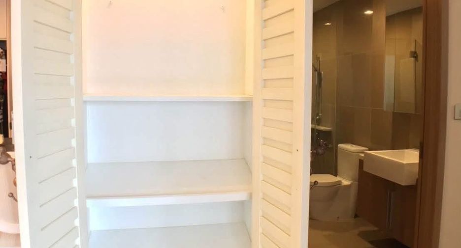 For rent 2 bedrooms condo in Pathum Wan, Bangkok