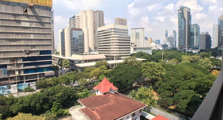 For rent 2 bedrooms condo in Pathum Wan, Bangkok