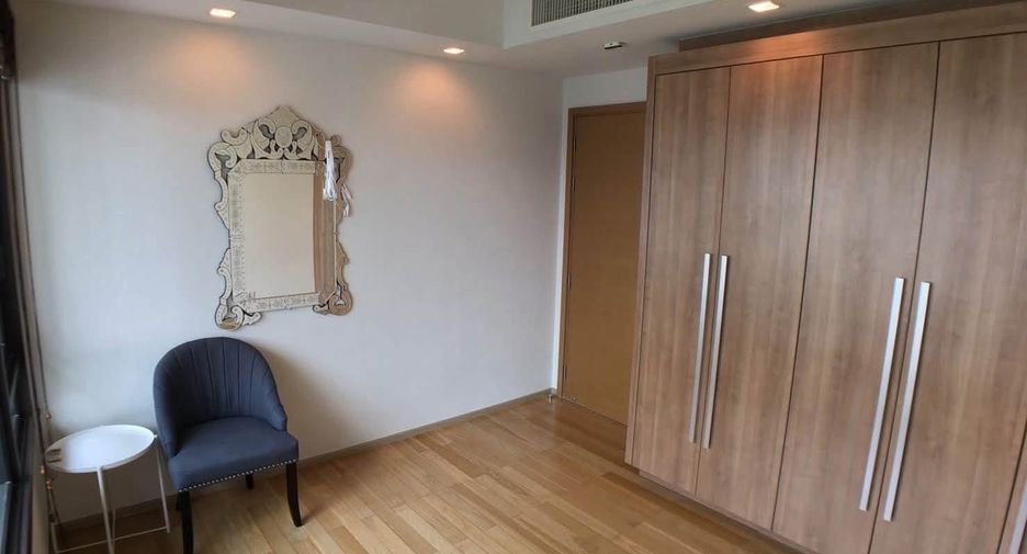 For rent 2 bedrooms condo in Pathum Wan, Bangkok