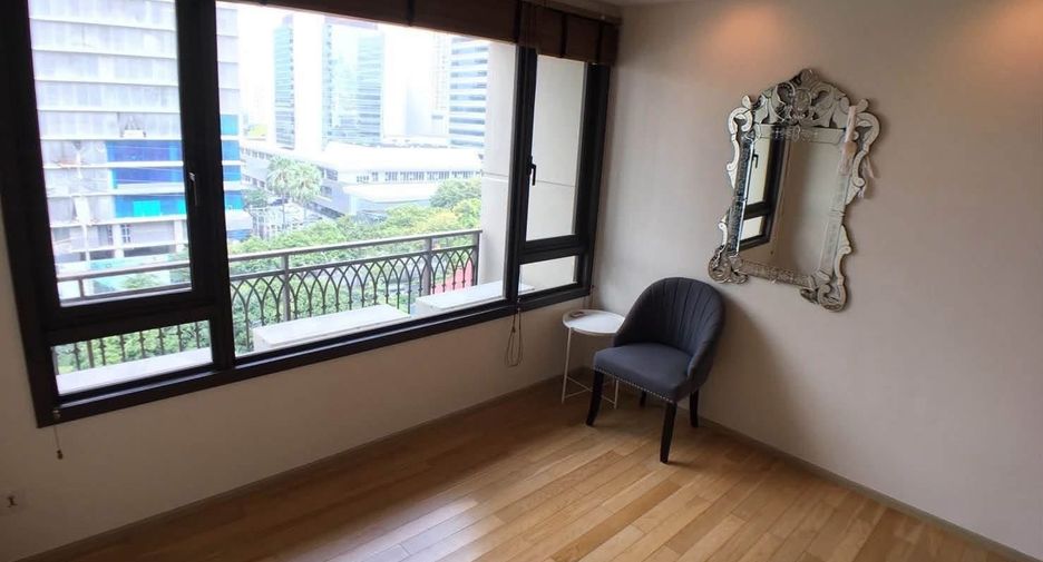 For rent 2 bedrooms condo in Pathum Wan, Bangkok