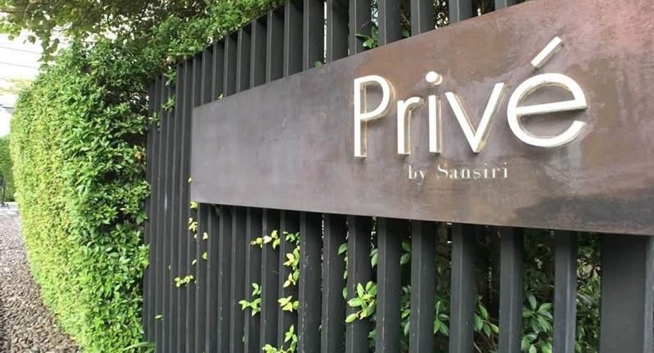For rent 2 bedrooms condo in Pathum Wan, Bangkok