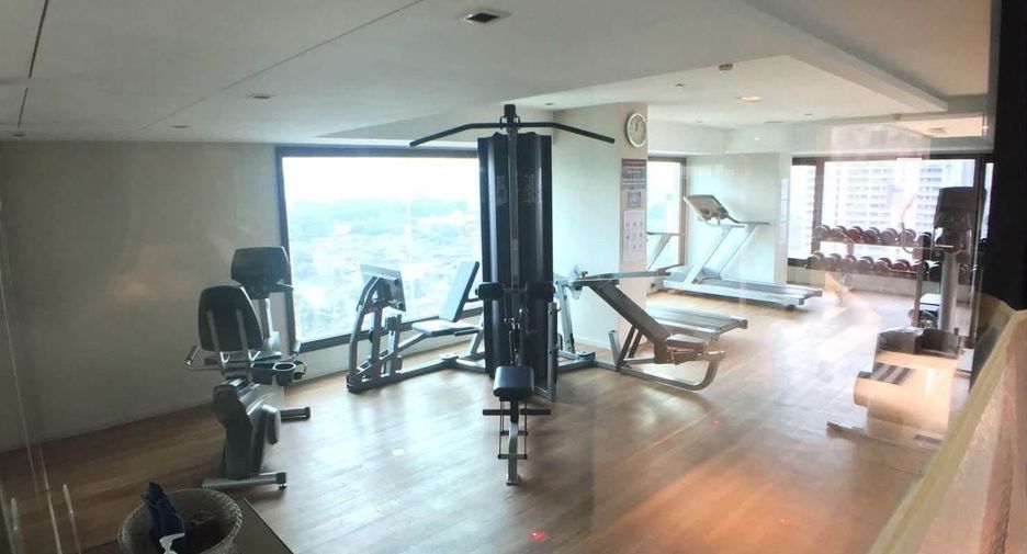 For rent 2 bedrooms condo in Pathum Wan, Bangkok