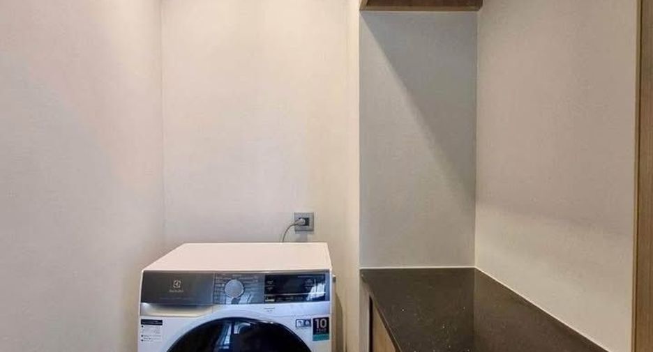 For rent 2 ベッドルーム condo in Pathum Wan, Bangkok