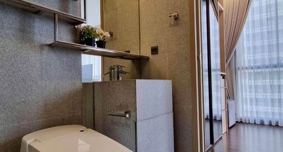 For rent 2 ベッドルーム condo in Pathum Wan, Bangkok