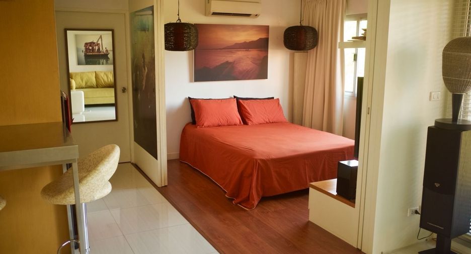 For rent 2 bedrooms condo in Pathum Wan, Bangkok