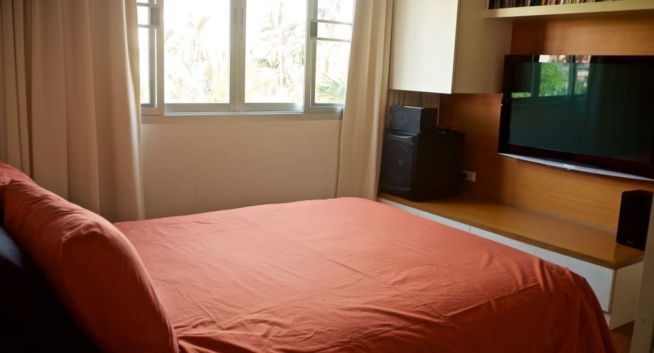 For rent 2 bedrooms condo in Pathum Wan, Bangkok