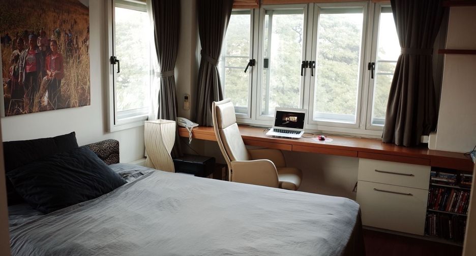 For rent 2 bedrooms condo in Pathum Wan, Bangkok