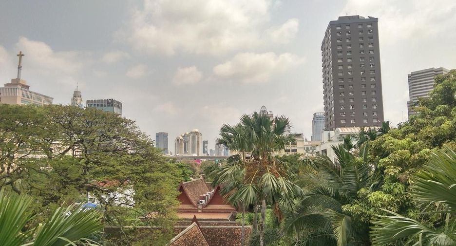 For rent 2 bedrooms condo in Pathum Wan, Bangkok