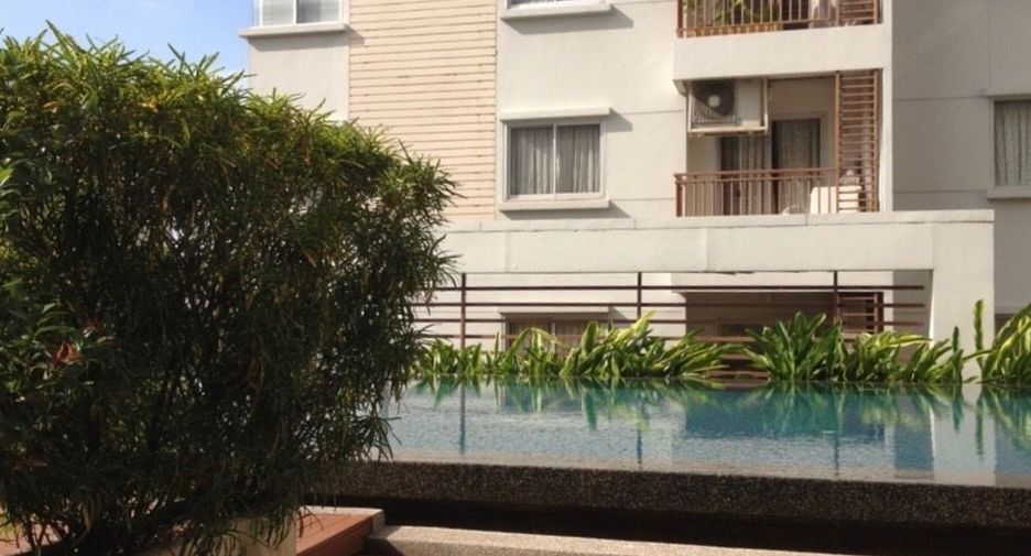 For rent 2 bedrooms condo in Pathum Wan, Bangkok
