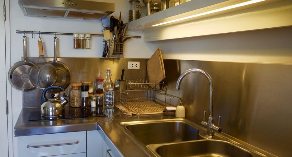 For rent 2 bedrooms condo in Pathum Wan, Bangkok