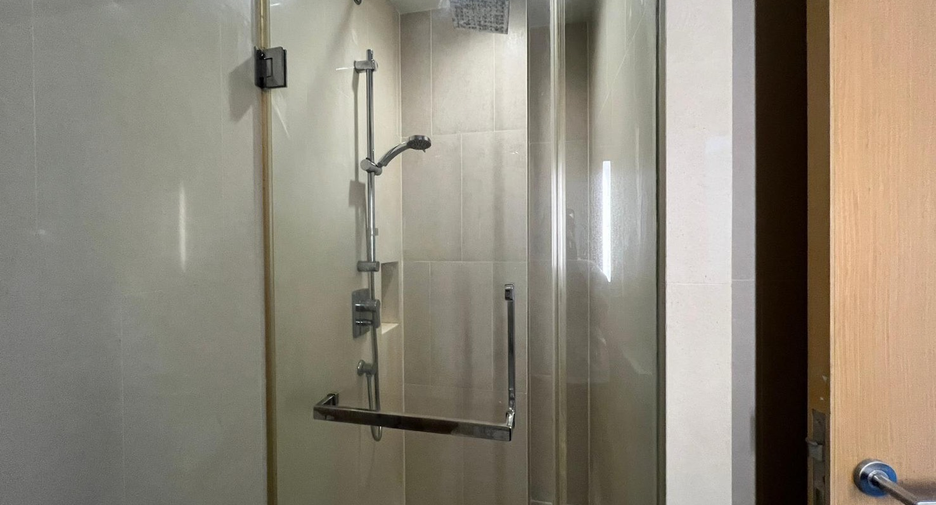 For sale 1 bed condo in Khlong Toei, Bangkok