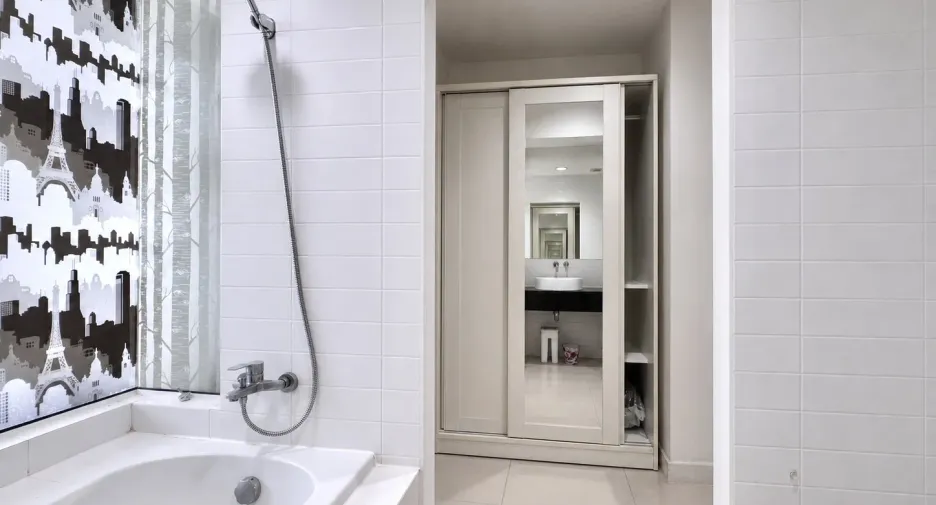 For sale 1 bed condo in Bang Na, Bangkok