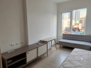 For sale studio condo in Huai Khwang, Bangkok