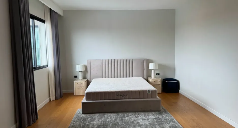 For rent 6 bedrooms house in Saphan Sung, Bangkok