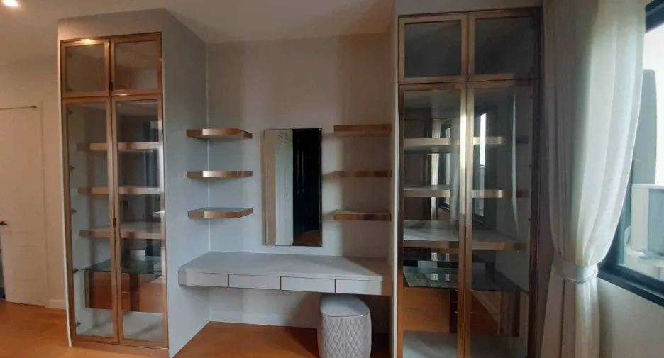 For rent 6 bedrooms house in Saphan Sung, Bangkok