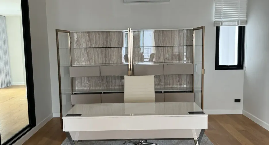 For rent 6 bedrooms house in Saphan Sung, Bangkok
