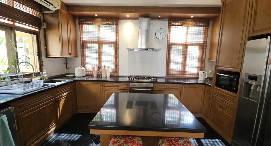 Haus zum Kauf mit 8 Zimmer in Na Jomtien, Pattaya