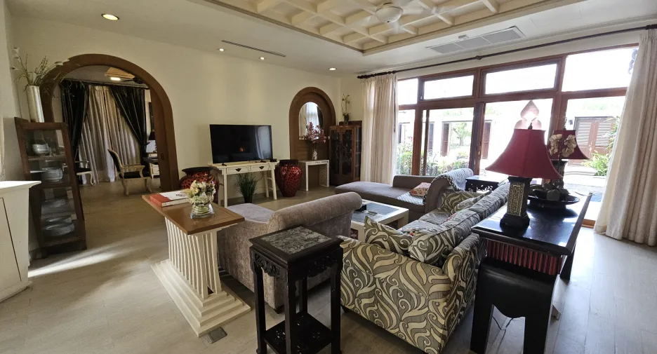 Haus zum Kauf mit 8 Zimmer in Na Jomtien, Pattaya