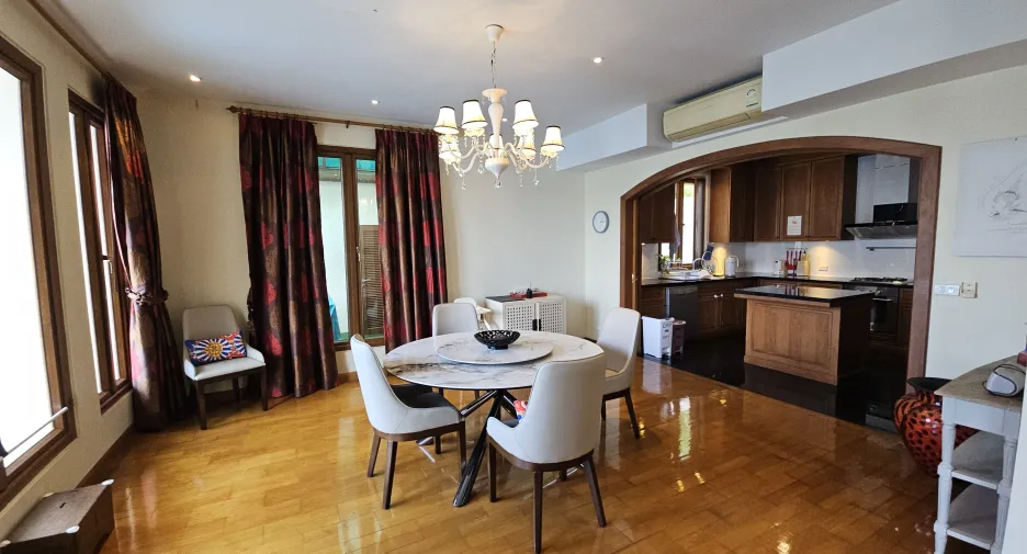 Haus zum Kauf mit 8 Zimmer in Na Jomtien, Pattaya