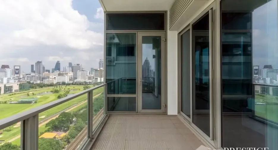 Condo en alquiler de 2 habitaciones en Pathum Wan, Bangkok