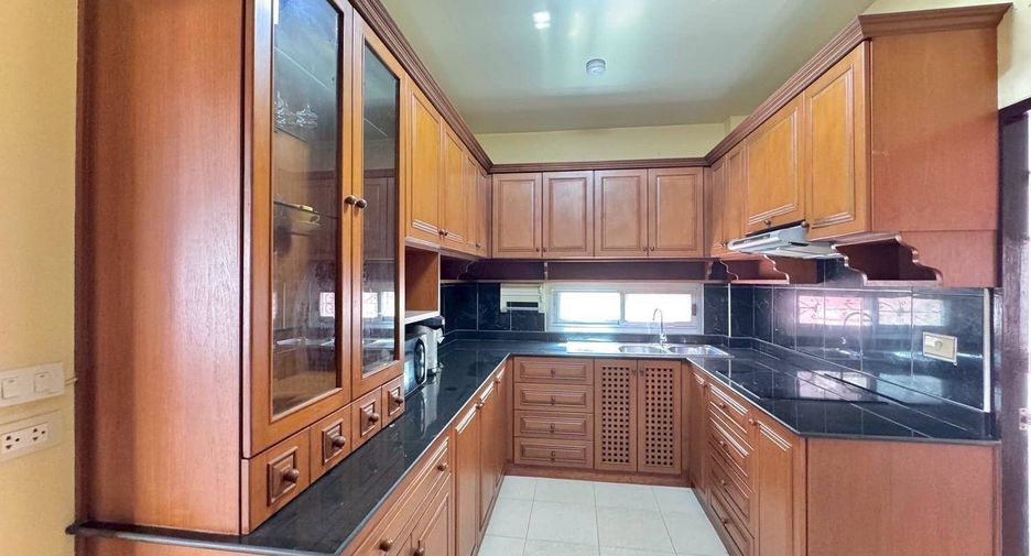 For rent 3 bedrooms house in Bang Lamung, Chonburi