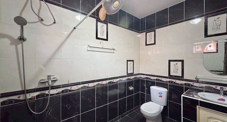 For rent 3 bedrooms house in Bang Lamung, Chonburi