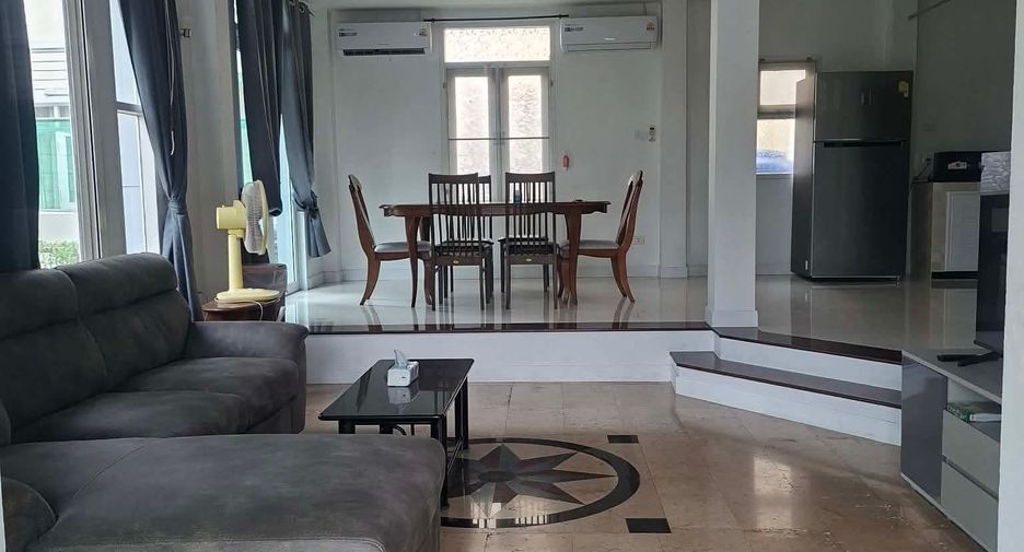 Casa en alquiler de 3 habitaciones en Jomtien, Pattaya