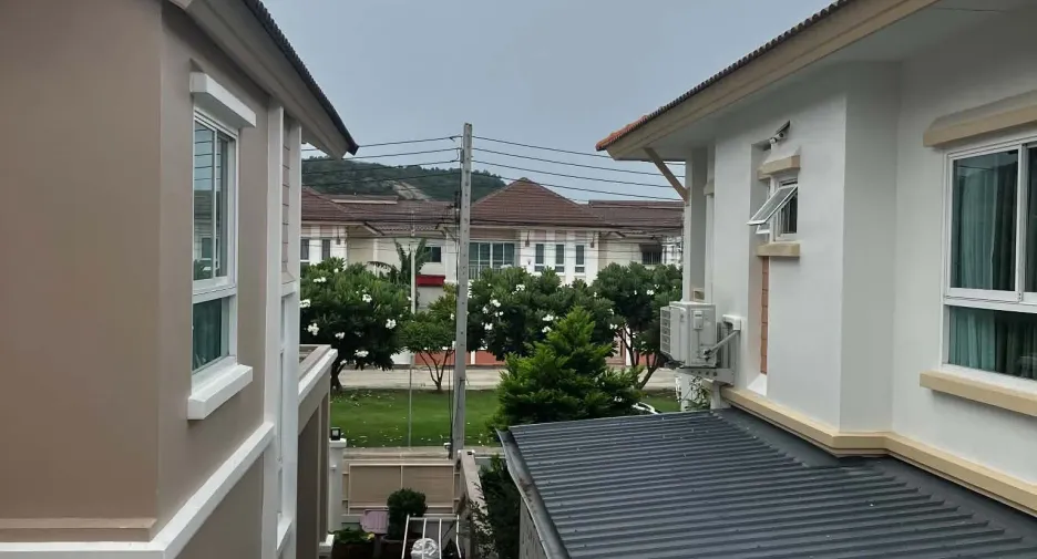 For sale 3 bedrooms townhouse in Hua Hin, Prachuap Khiri Khan