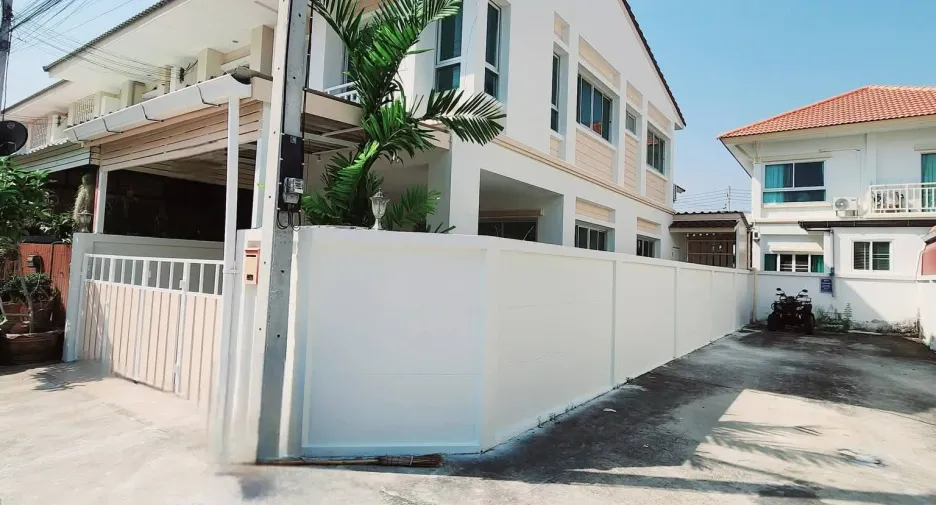 For sale 3 bedrooms townhouse in Hua Hin, Prachuap Khiri Khan